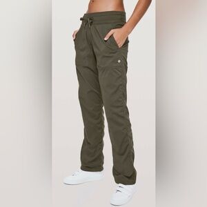 LULULEMON DANCE STUDIO MID RISE LINED PANT SIZE 6